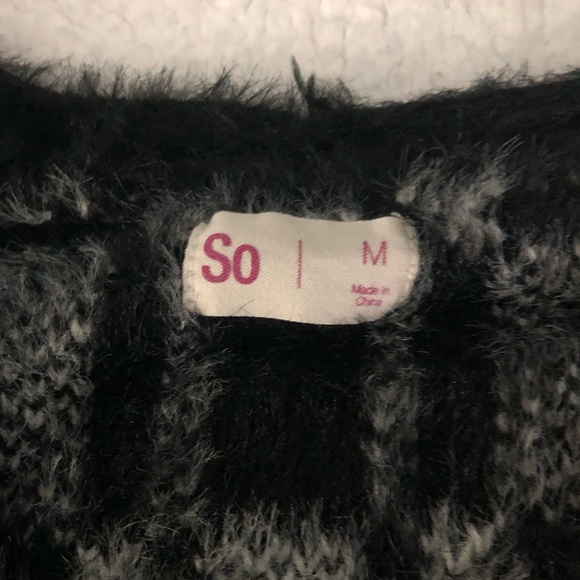 Woman’s Cropped Black and White Plaid So Sweater - Picture 3 of 7